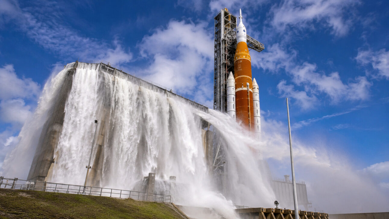 Ramp 39B of NASA releases 1.7 million liters in less than 30 seconds