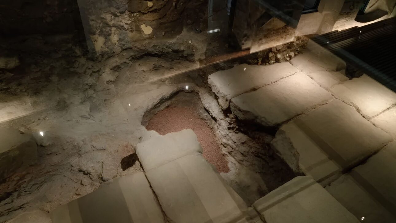 Obra no Gran Hotel Barcino revelou parte do fórum da antiga Barcino e obrigou arqueólogos a rever a orientação da cidade romana de Barcelona.