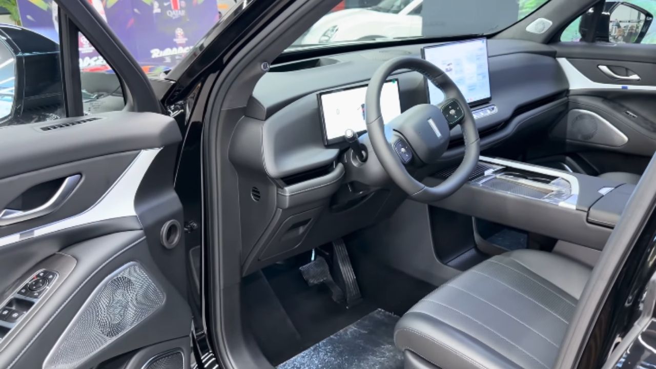 SUV chinês GWM Wey 07 Dark Edition chega com 512 cv, seis lugares e mira Toyota SW4 no Brasil.