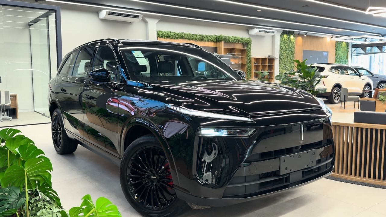 SUV chinês GWM Wey 07 Dark Edition chega com 512 cv, seis lugares e mira Toyota SW4 no Brasil.