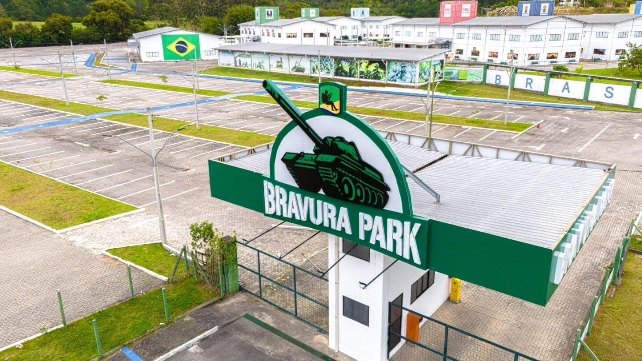 Military theme park Bravura Park in Tijucas, Santa Catarina, along the BR-101, will have a collection and immersive tours.