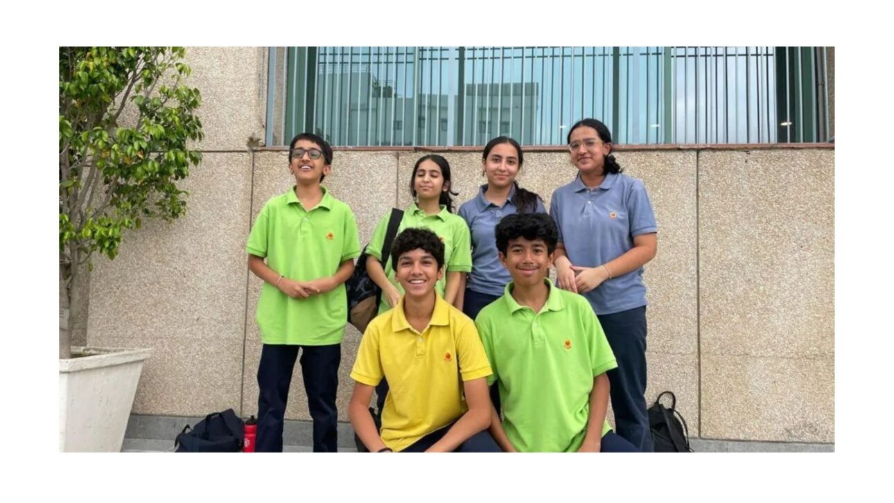 Conheça os estudantes por trás do Projeto Vaayu, uma iniciativa local impactante que transforma copos de chá e restos de madeira em refrigeradores que salvam vidas nas escolas públicas de Delhi.