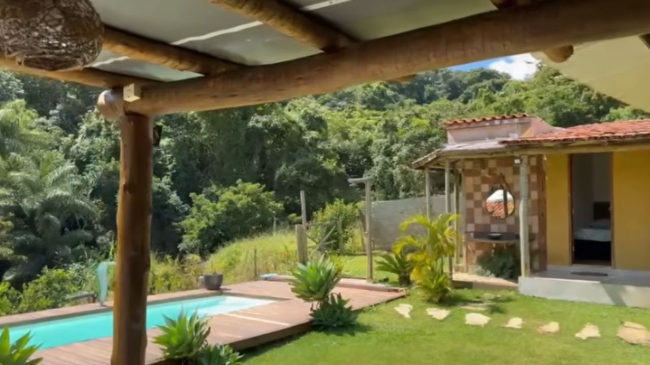Airbnb transforma sítio em renda, mas piscina e faxina revelam o trabalho por trás da hospedagem rural.