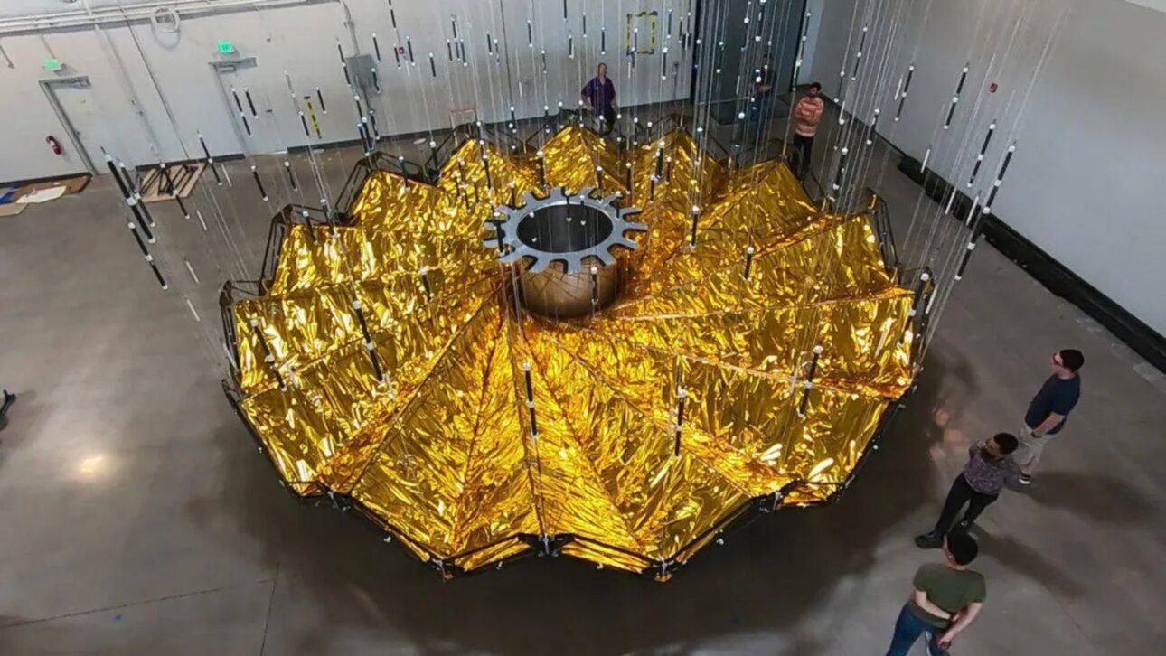 NASA's giant “space flower” that would open petals in the dark to erase stars: colossal structure would block the glare of distant suns