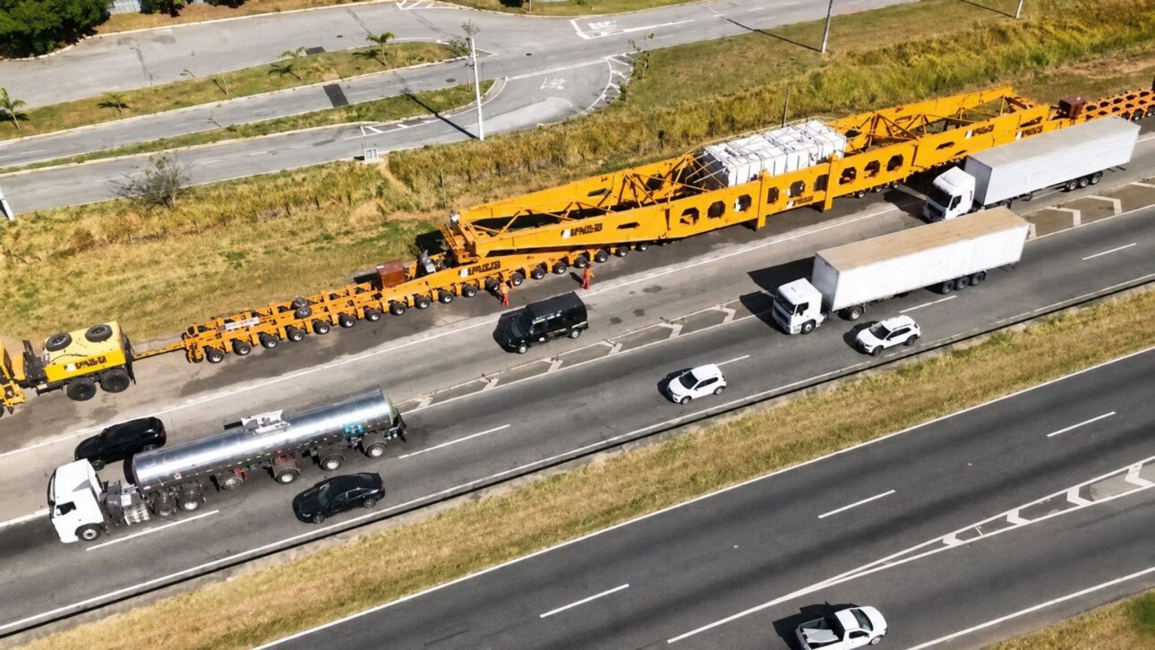 CCR/Divulgação
Carga de mais de 800 toneladas retoma transporte na Via Dutra