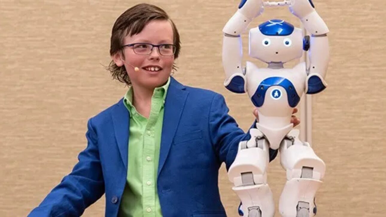 Superdotado de 12 anos, Mike Wimmer se formou na escola e na faculdade na mesma semana, fez o discurso de formatura e fundou duas empresas nos Estados Unidos.