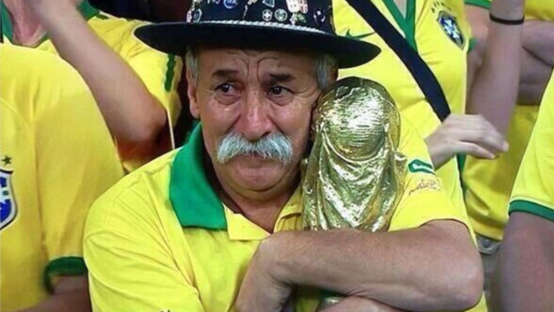 O torcedor Clóvis, o Gaúcho da Copa, seguiu a Seleção Brasileira em sete Copas do Mundo, e agora o filho leva o legado das arquibancadas à Copa de 2026.