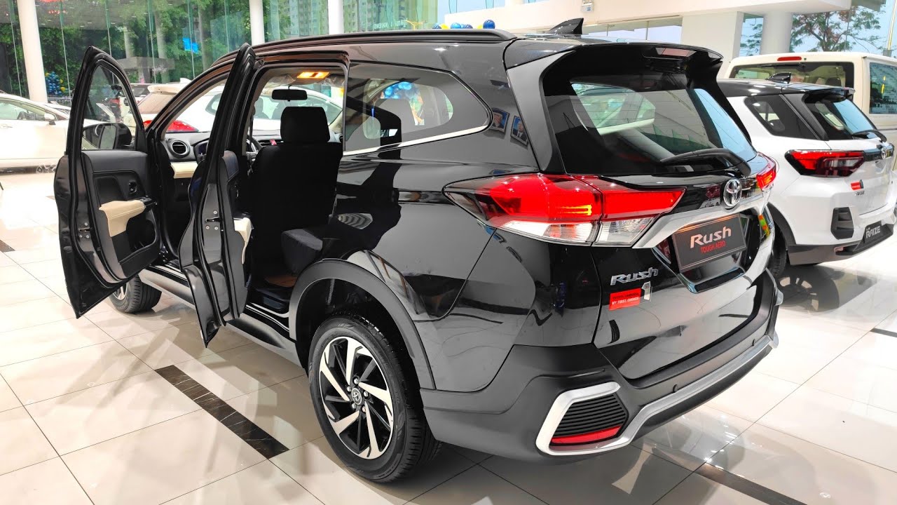 Toyota Rush é vendido na Indonésia com 7 lugares, motor 1.5 de 103 hp, câmbio manual ou automático e preço inicial perto de R$ 81 mil.