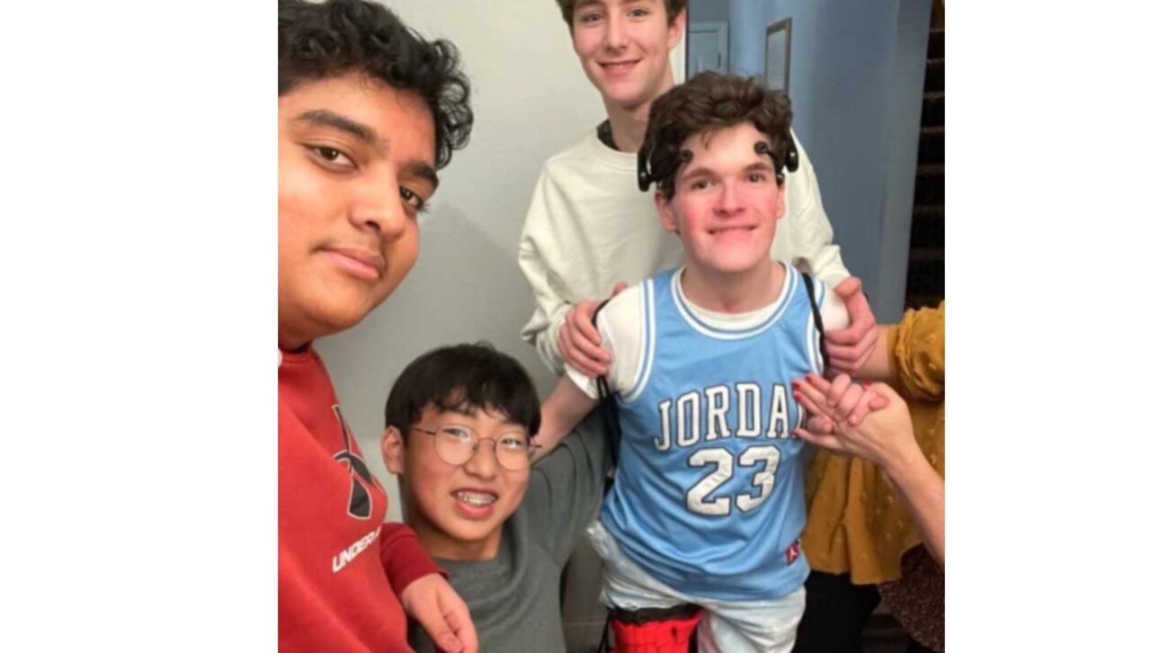 3 adolescentes criaram uma prótese controlada pelo cérebro para amputados, sem cirurgia, e levaram US$ 50 mil na maior feira de ciências do mundo.
imagem: morefound/instagram