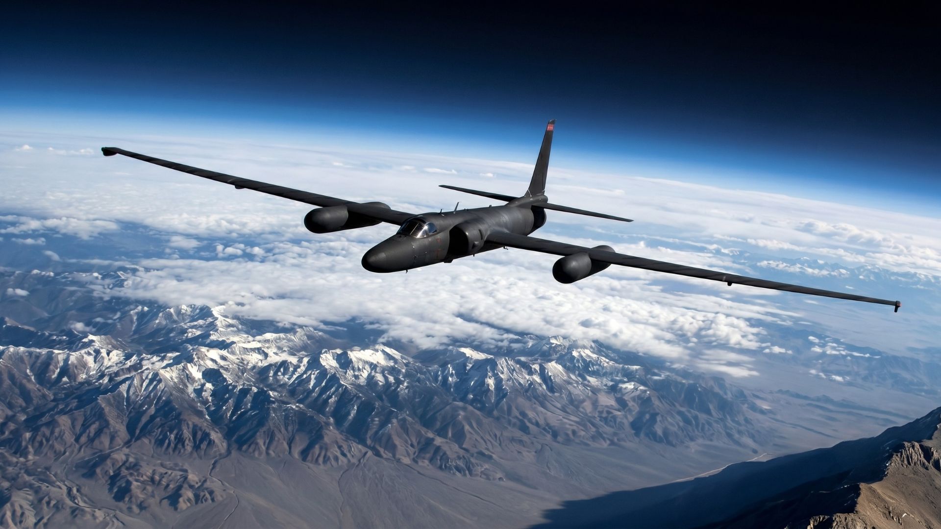 U-2 Dragon Lady cruza os céus acima de 21 km de altitude desde a Guerra Fria