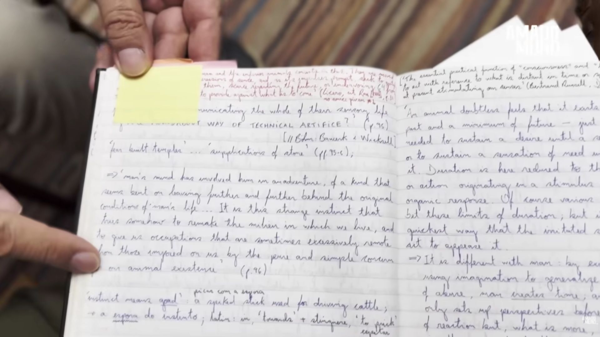 Eduardo Giannetti revelou o método secreto que chama de leitura microscópica: anotar à mão como forma de fixar o que você lê. São 60 cadernos desde 1979.