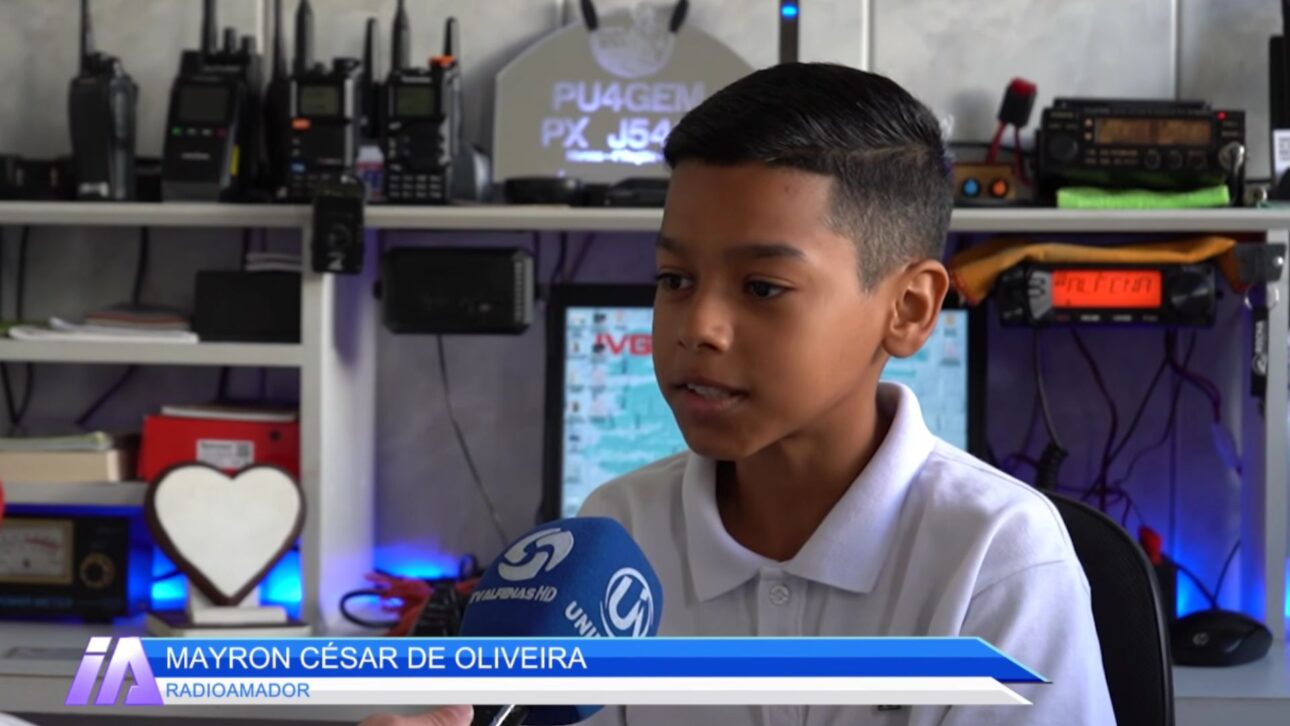 Myron, 12 anos, de Alfenas (MG), tirou licença da Anatel para operar rádio amador após um mês de estudo e já fez contatos no Paraguai. Um dos mais jovens do Brasil no hobby.