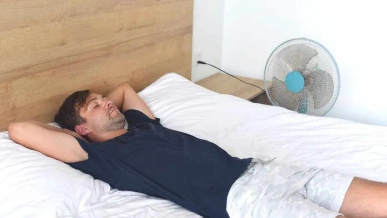the fan can also spread dust and particles in the air, especially if the environment is not clean.