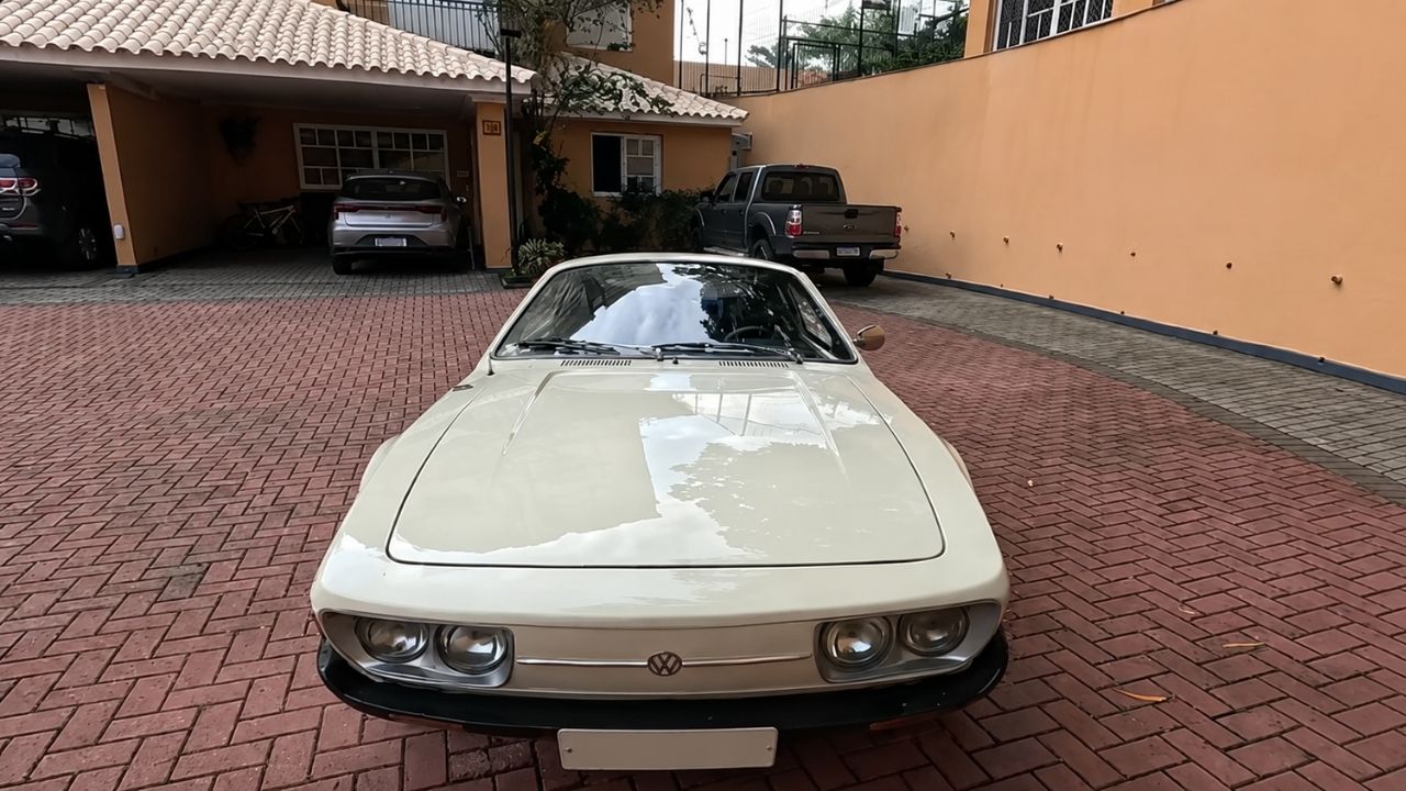 Volkswagen SP2 tem motor boxer de 75 cv, virou clássico brasileiro e atrai colecionadores estrangeiros.