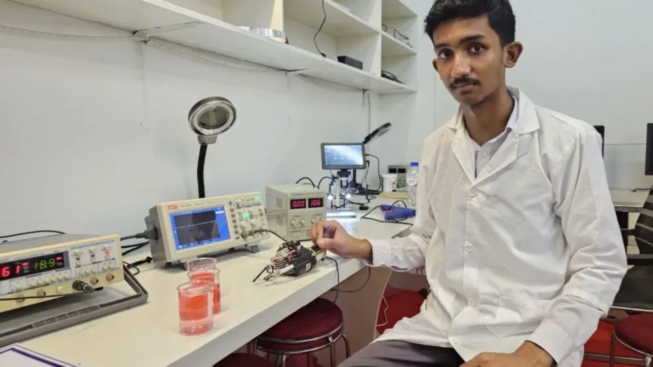 Zabeer Zarif Akhter criou em Bangladesh um purificador de água com plasma e lixo eletrônico para enfrentar contaminação e enchentes.