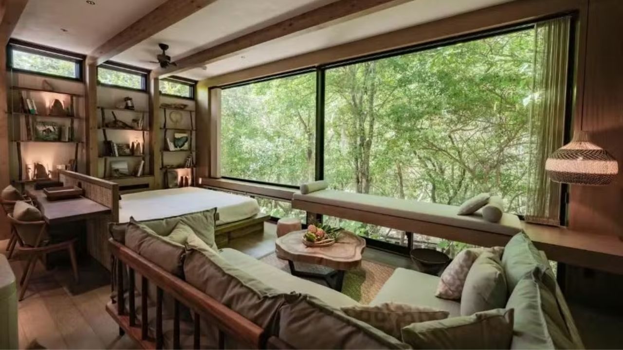 Casas nas árvores em Okinawa, no Japão, fazem parte de um resort sustentável que combina hospedagem de luxo e respeito à natureza.