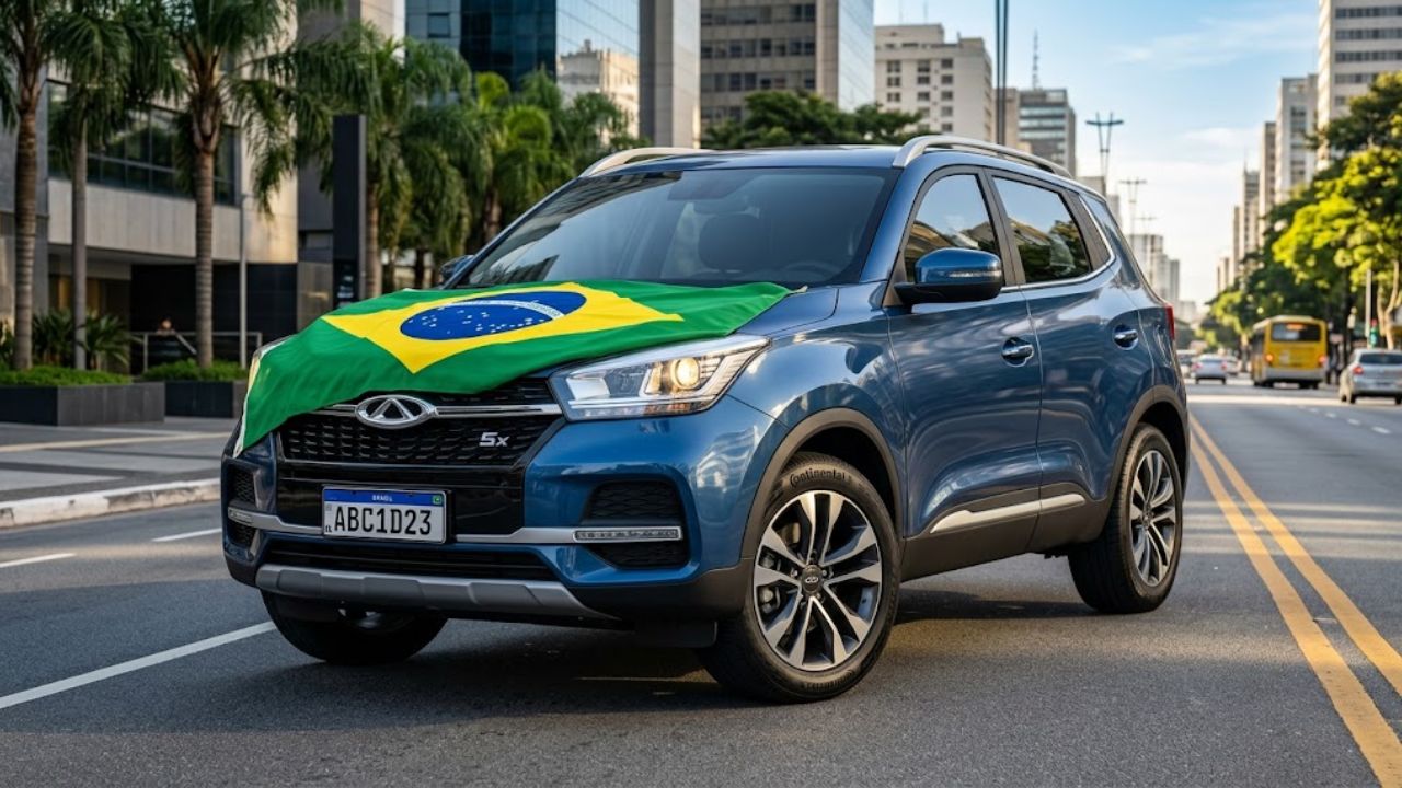 Colocar bandeira no capô do carro não aumenta a temperatura do motor, mas pode gerar problemas graves se estiver mal fixada.
