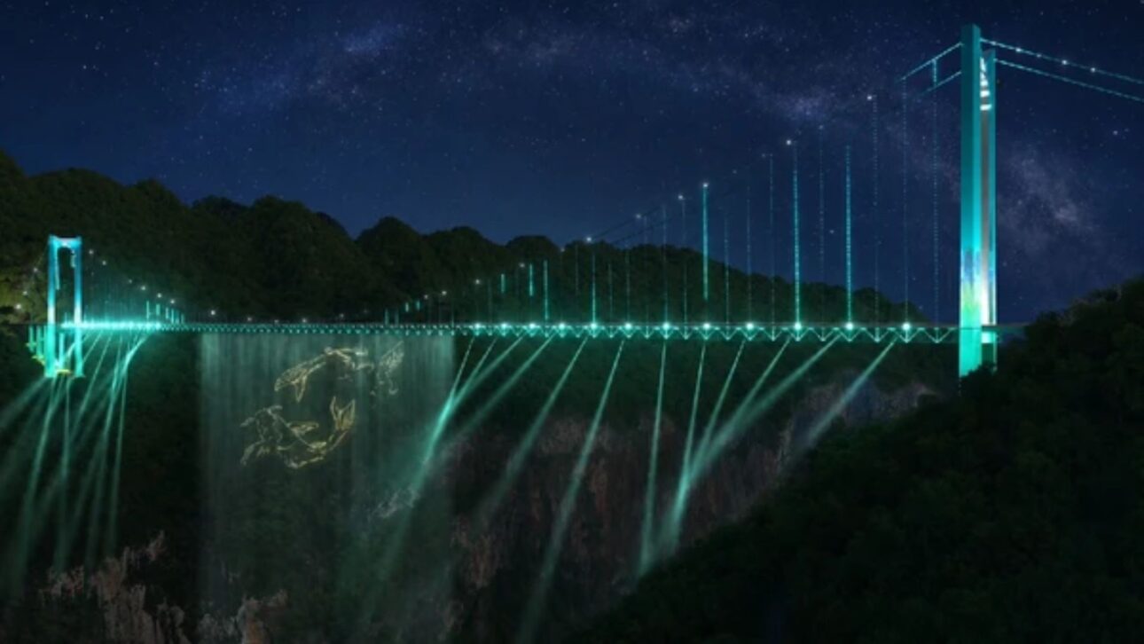 A ponte mais alta do mundo, em Huajiang, na China, ganhou uma cachoeira artificial de 625 m quando a engenharia transformou um aquífero em recorde.