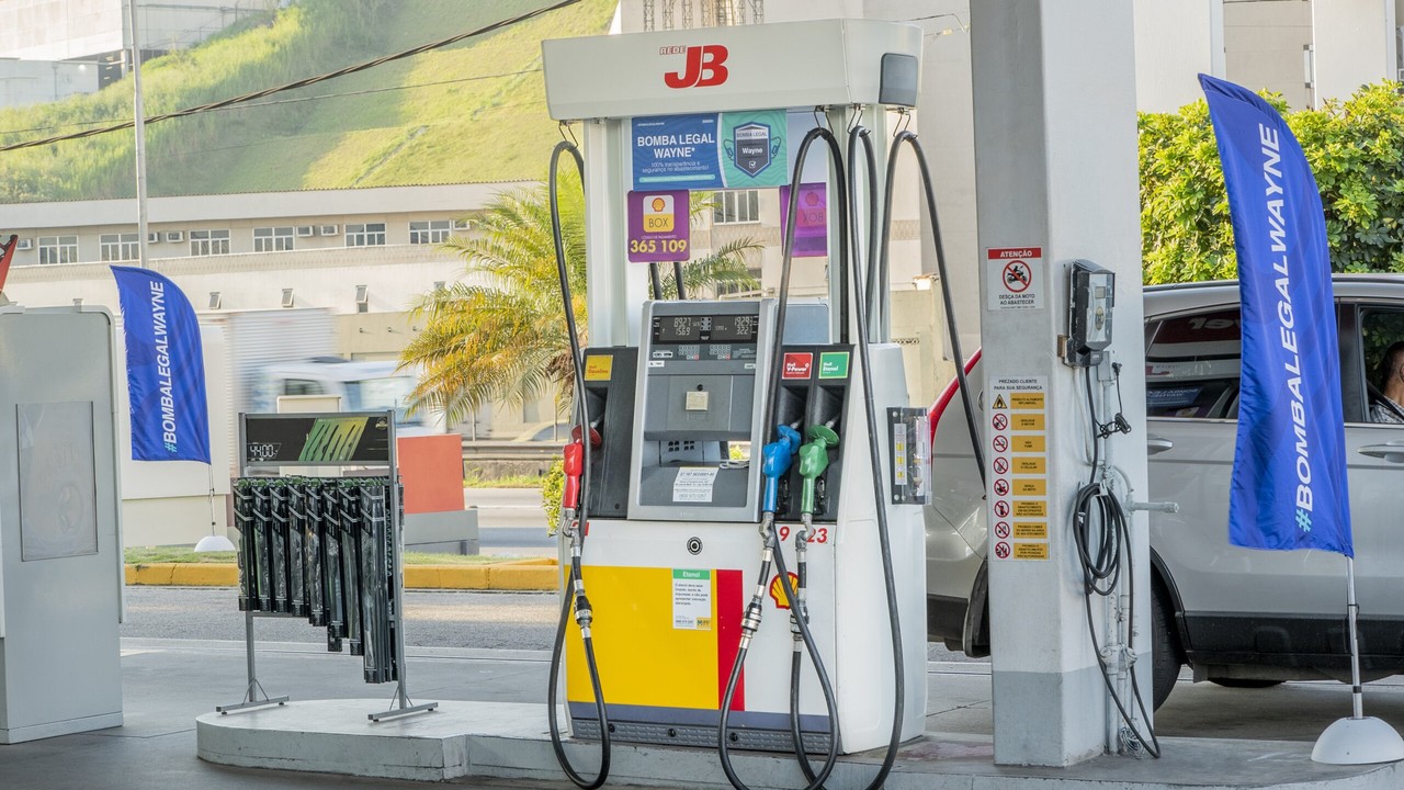 Por que a gasolina não dispara: como o subsídio e a política de preços da Petrobras seguram o combustível no Brasil