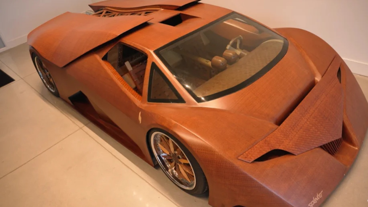 Supercarro de madeira Splinter levou 20.000 horas para ser construído e pode atingir 320 km/h com motor V8.