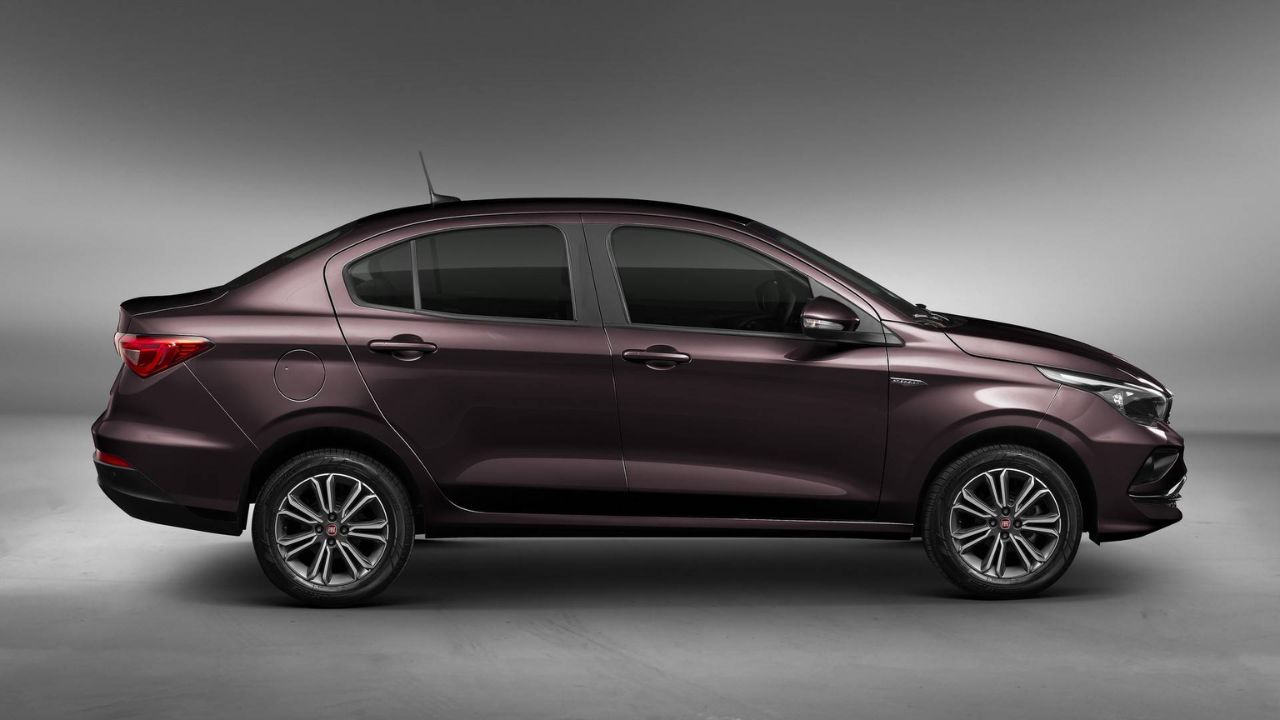 Fiat Cronos Precision automático pode ser encontrado por cerca de R$ 61 mil e oferece amplo porta-malas, motor 1.8 e boa lista de equipamentos.