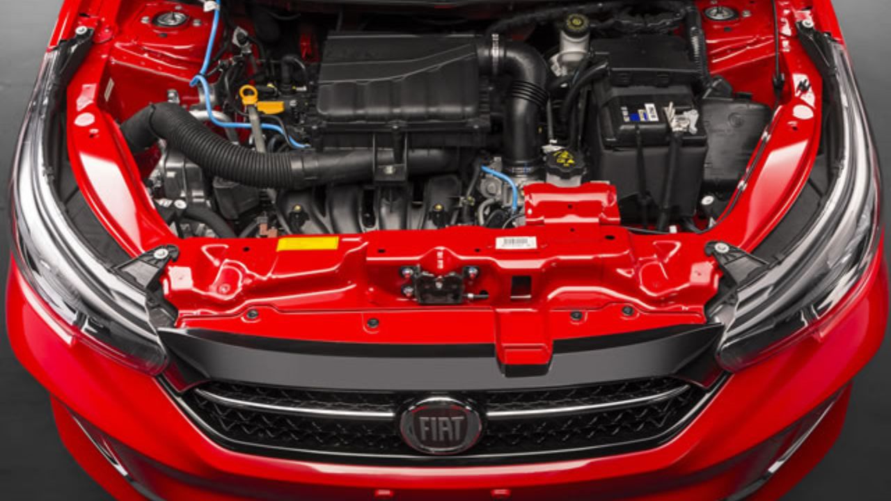 Fiat Cronos Precision automático pode ser encontrado por cerca de R$ 61 mil e oferece amplo porta-malas, motor 1.8 e boa lista de equipamentos.
