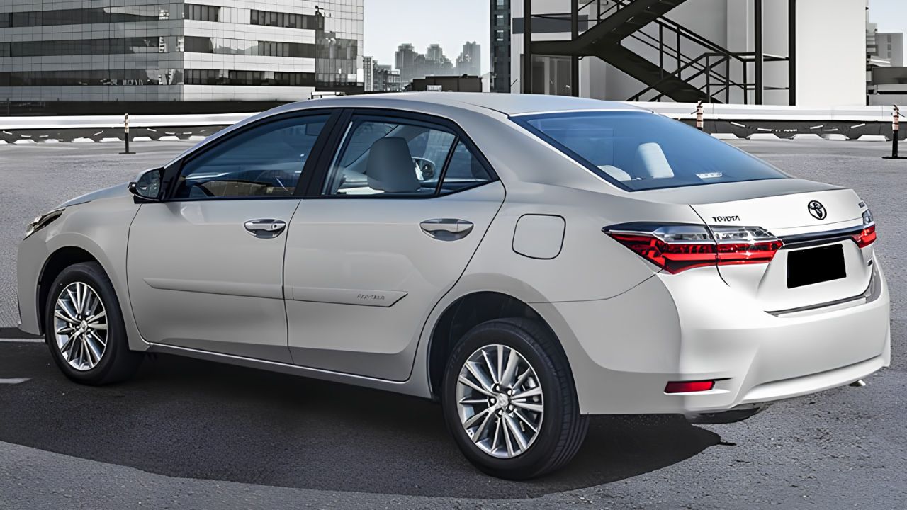 Toyota Corolla GLi Upper 2019 tem motor 1.8 de até 144 cv, câmbio CVT, sete airbags e preço próximo de R$ 89 mil na Tabela Fipe.