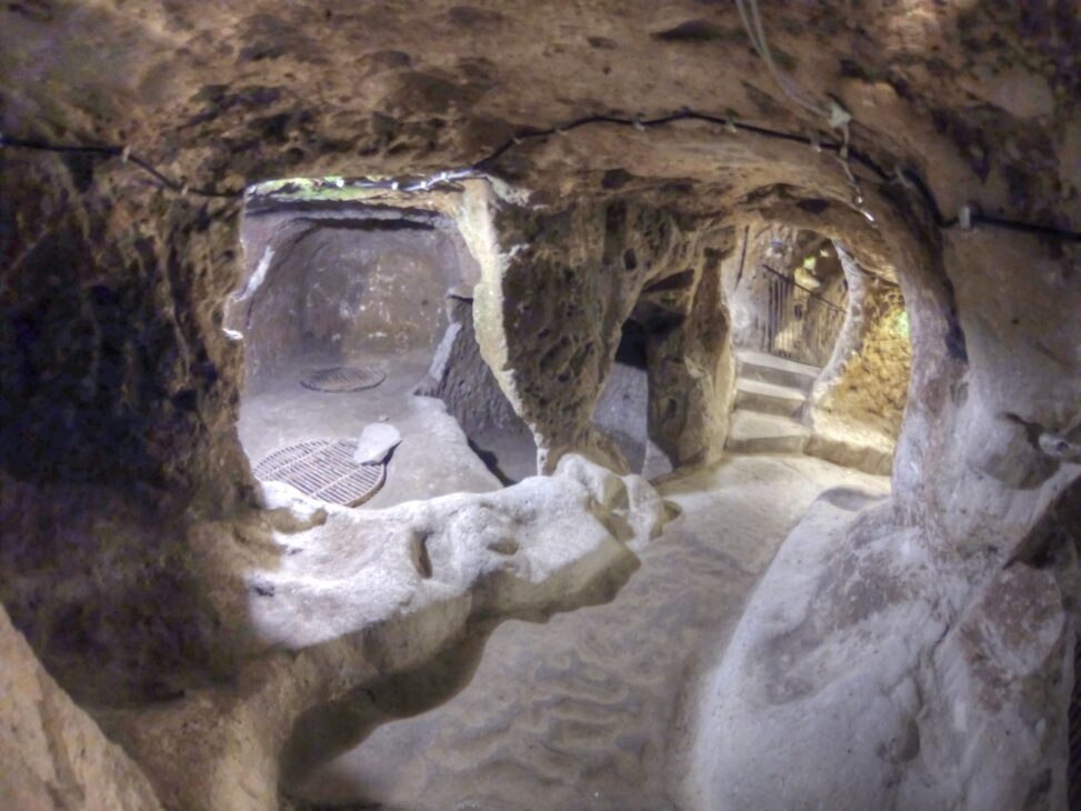 Derinkuyu, in Cappadocia, was rediscovered in 1963 and impresses with up to 18 levels, 85 meters deep and space for 20,000 people.