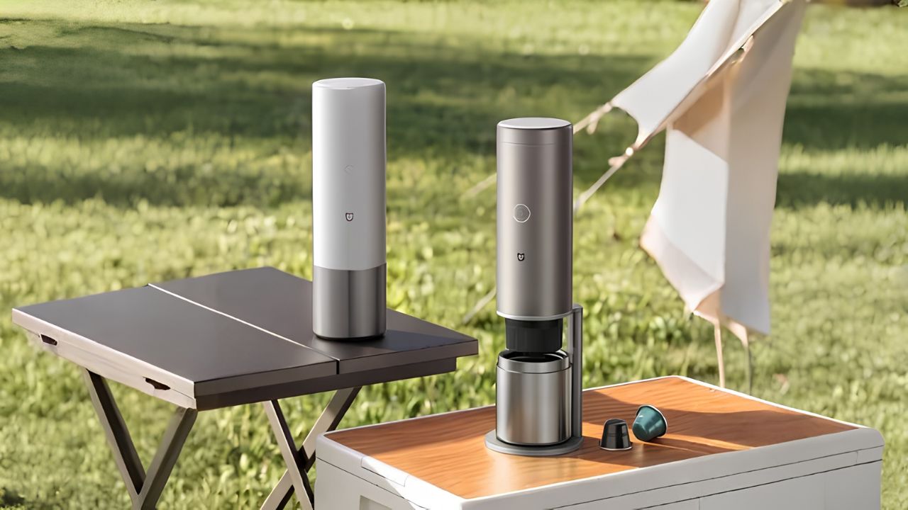 Descubra como a cafeteira de 7.500 mAh da Xiaomi entrega 20 bar de pressão para café expresso em qualquer lugar. Veja dados sobre bateria e preço.
