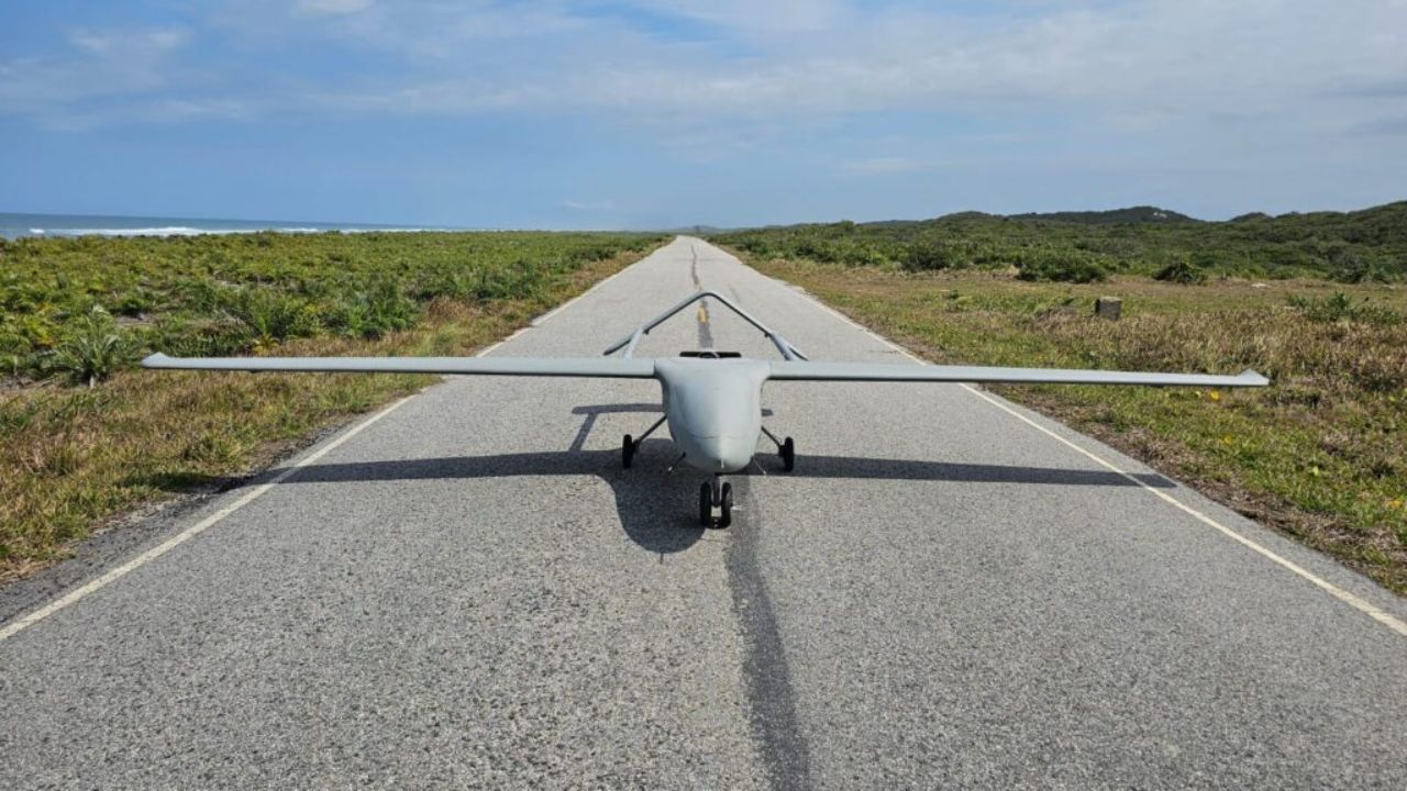 Drones produzidos no Brasil ganham relevância em projetos de defesa, pesquisa e inovação, fortalecendo a autonomia tecnológica nacional.