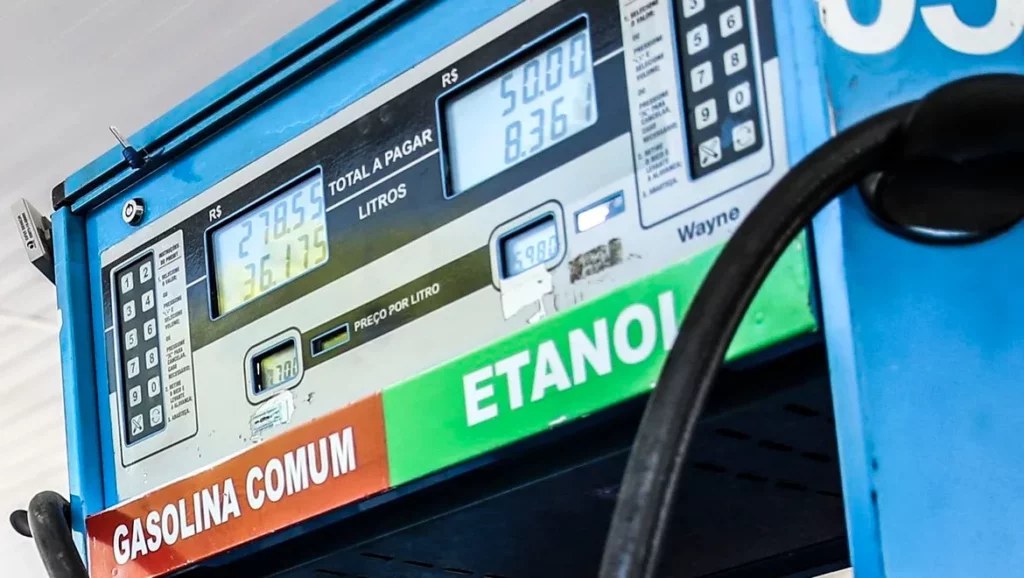 Bomba de combustível em posto de gasolina no Brasil