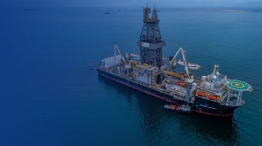 Offshore drilling platform in open sea