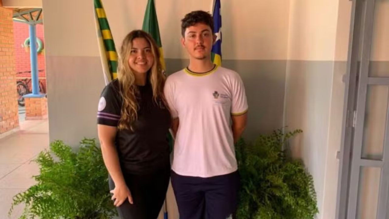 Conheça o projeto do estudante Thiago Alves, que usou o bagaço de cana para criar uma fibra biodegradável e conquistou vagas na USP, Unicamp e UFRJ.