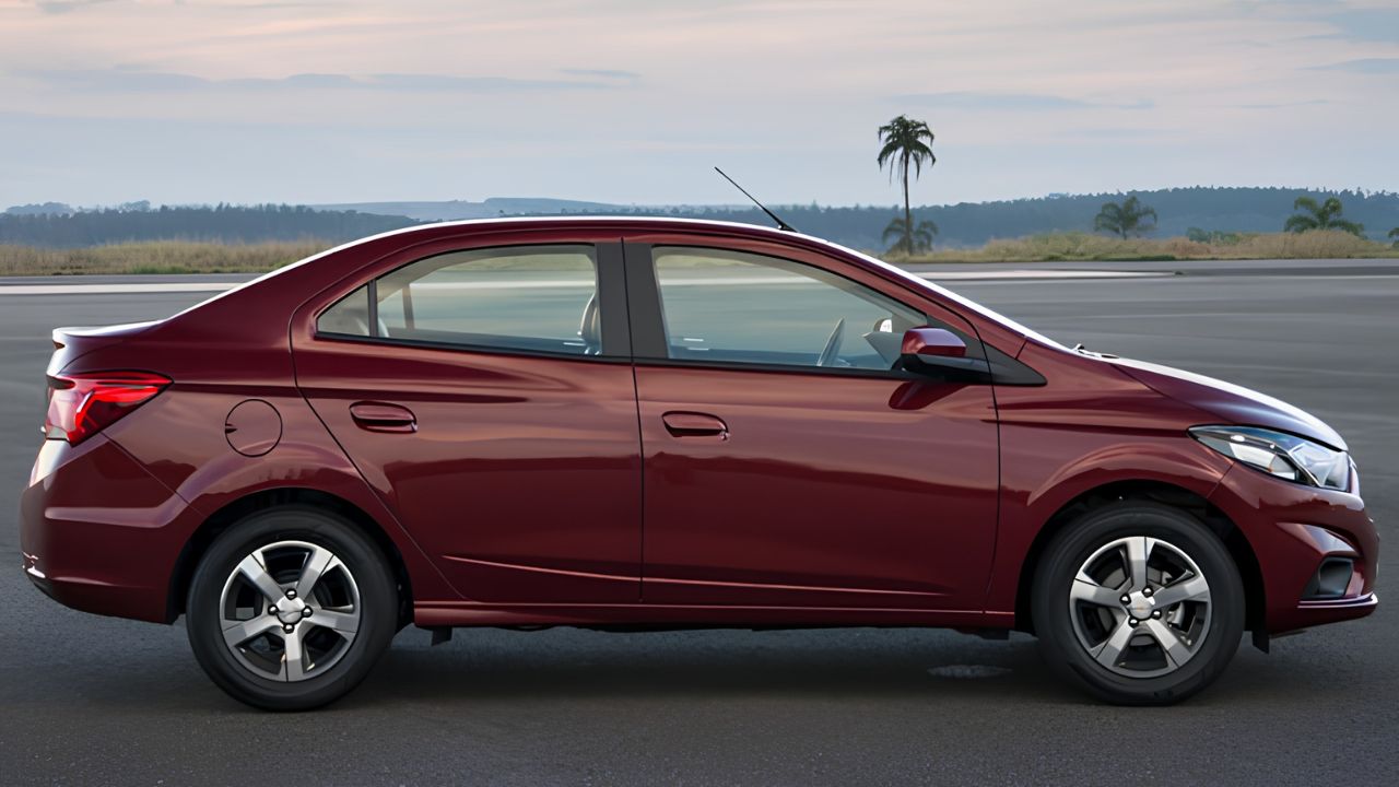 Chevrolet Prisma LTZ 2019 mantém relevância entre os usados com câmbio automático, amplo porta-malas e preço médio de R$ 64,8 mil.