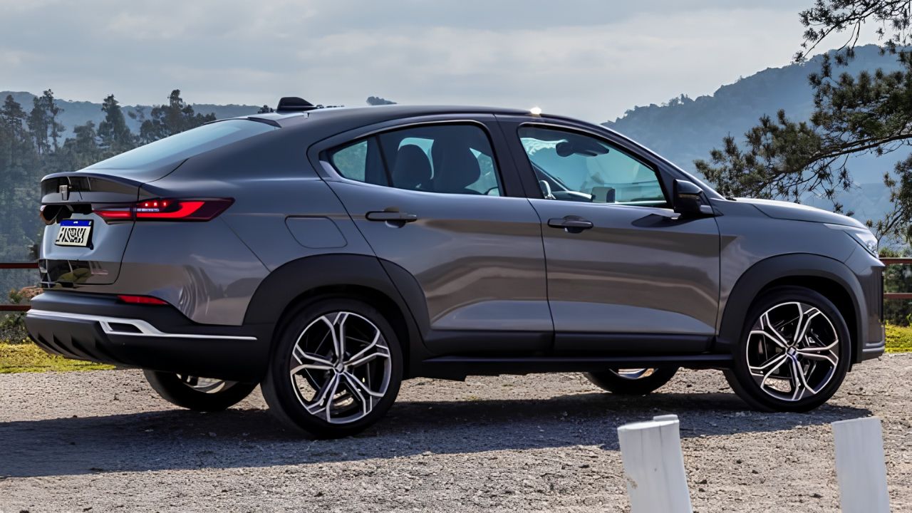 Fiat Fastback Impetus 2023 has an average price of R$ 107,815 and offers more technology, space, and safety than brand new models.