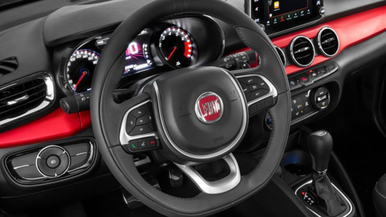 Fiat Argo HGT 2018 combina motor 1.8, câmbio automático e ampla lista de equipamentos por cerca de R$ 65 mil no mercado de usados.