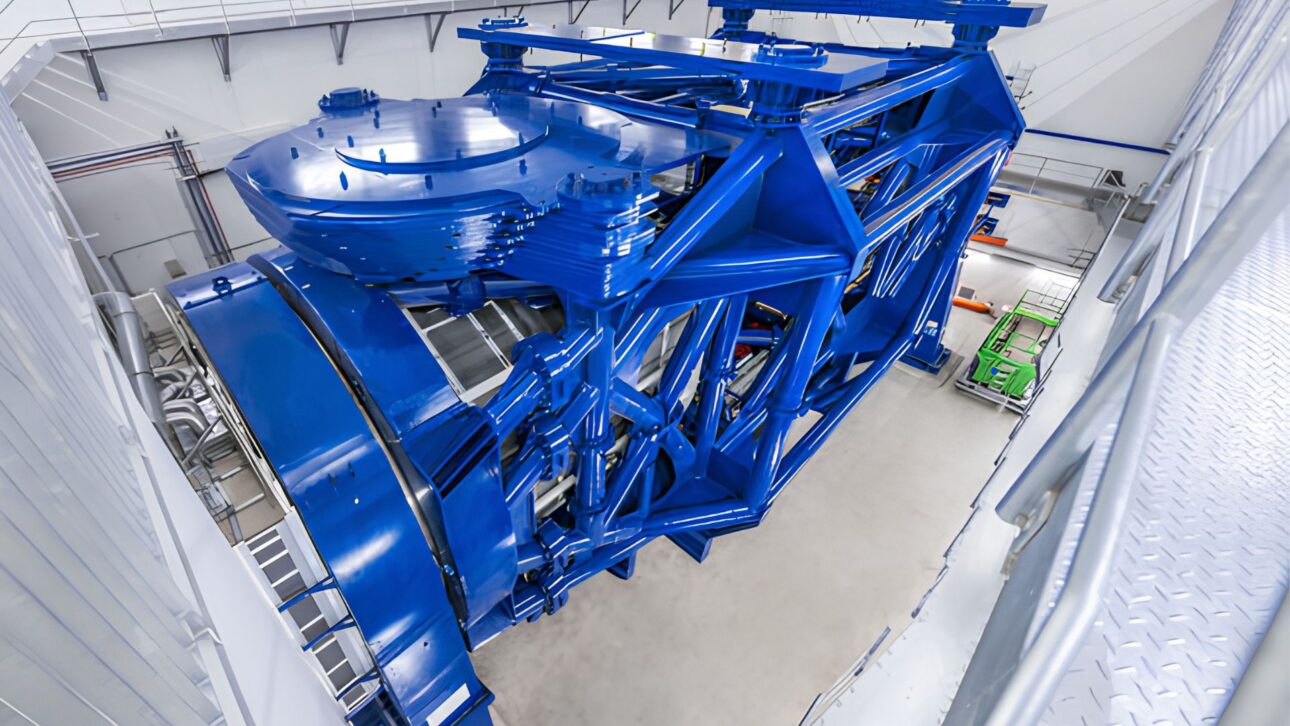 Máquina de Heidelberg com 670 toneladas usa prótons e íons para tratar tumores com precisão milimétrica em uma das estruturas médicas mais impressionantes do mundo.