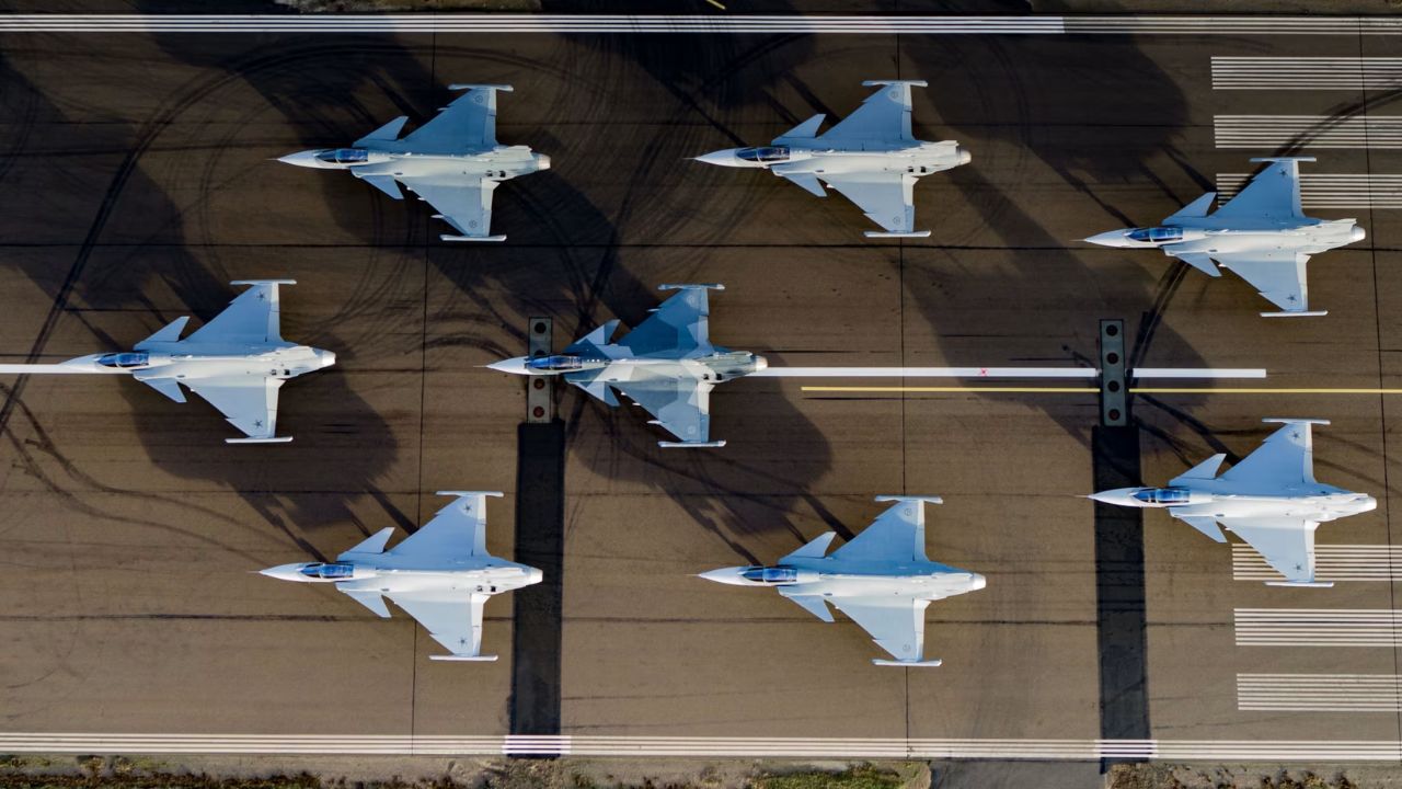 Gripen E combina sensores, inteligencia artificial, armamentos y guerra electrónica para ampliar la eficiencia del caza en combate.