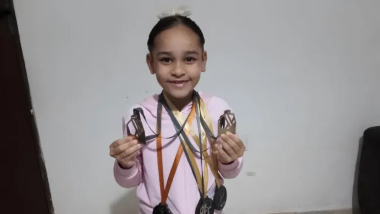 Estela, de 7 anos, conquista 1º lugar em seletiva de ballet e família faz vaquinha para levar menina à final na Argentina