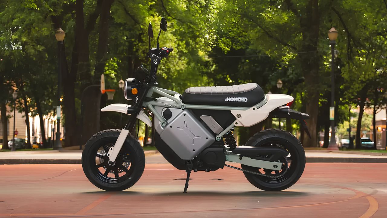 Moto leve, “barata” e voltada ao uso diário nas cidades: Harley-Davidson entra na era elétrica urbana com as minimotos S4 Honcho da LiveWire, com bateria removível, autonomia de 85 km, custando cerca de US$ 5 mil