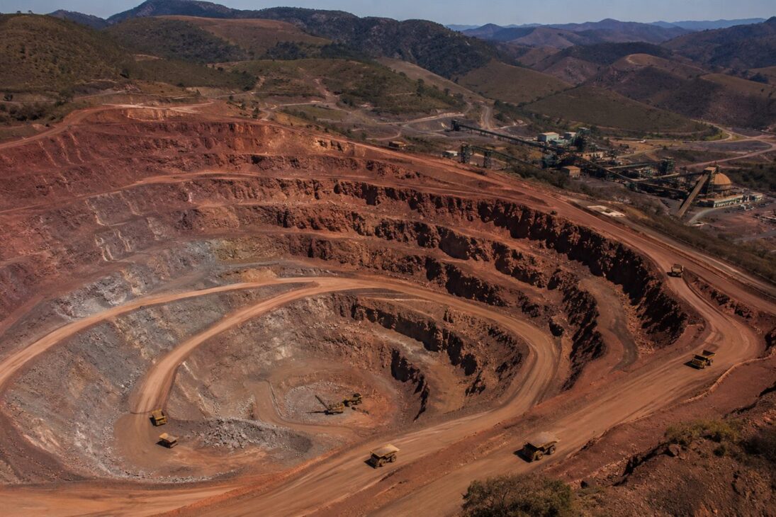 Em Araxá, no interior de Minas Gerais, fica a maior mina de nióbio em operação no mundo.