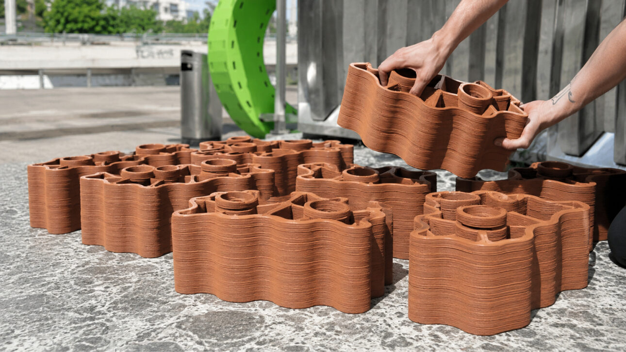 Tijolo suíço impresso em 3D utiliza evaporação da água para reduzir temperaturas em até 9°C e pode inspirar novas soluções para cidades mais frescas.