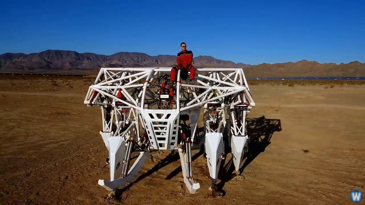 El exoesqueleto Prosthesis pesa 4.000 kg, entrega 200 cv, amplía la fuerza humana en 50 veces y muestra hasta dónde la robótica pilotada por humanos puede llegar.