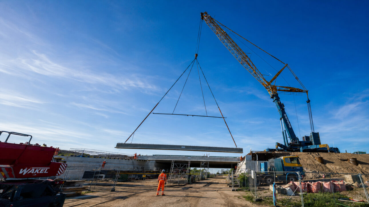 obra consegue colocar 19 vigas de concreto em apenas um dia