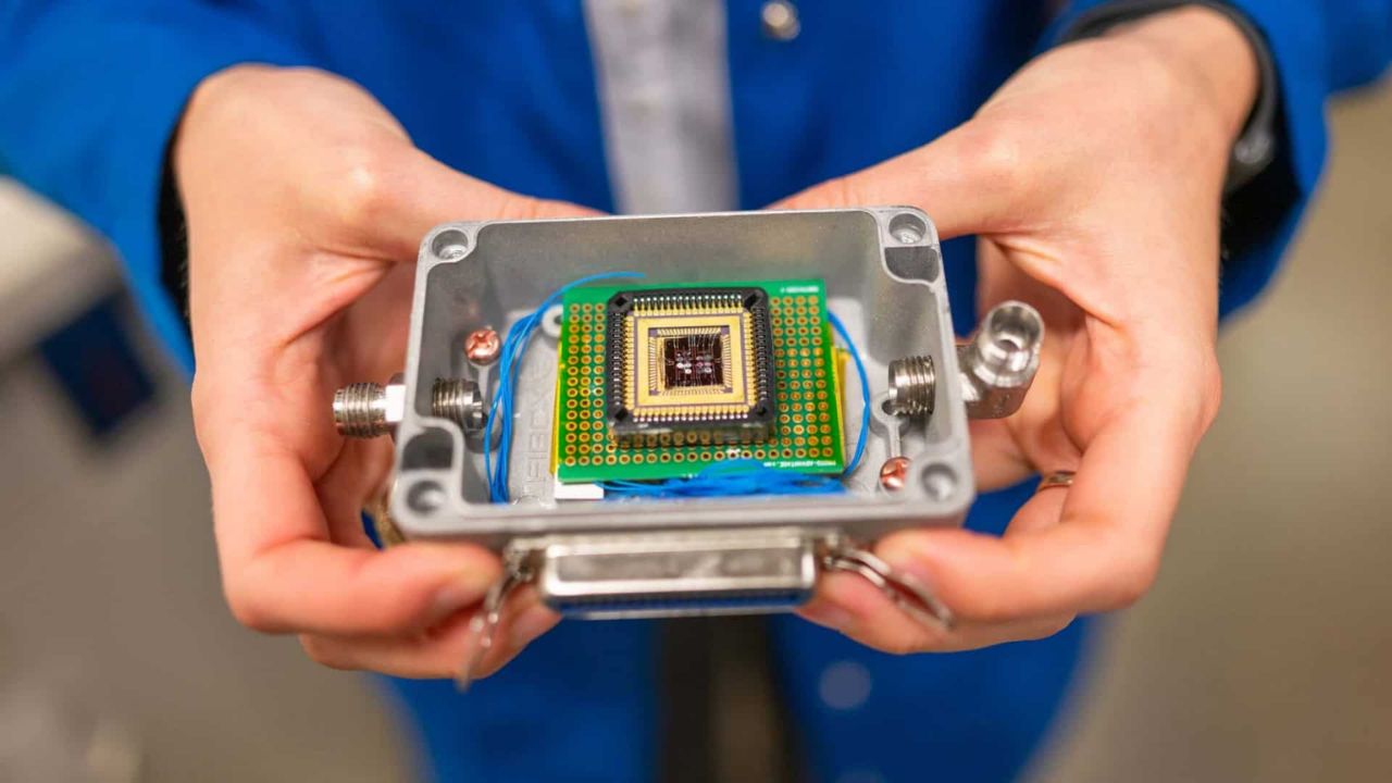 Nariz eletrônico para alimentos criado em Berkeley usa 16 sensores e inteligência artificial para detectar deterioração e substâncias alergênicas.
