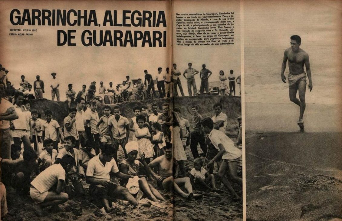 A vinda de Garrincha para Guarapari provocou uma correria nas pessoas para ver o craque se tratando nas areias milagrosas
Crédito: Hélio Passos/Revista O Cruzeiro - Acervo da Biblioteca Nacional