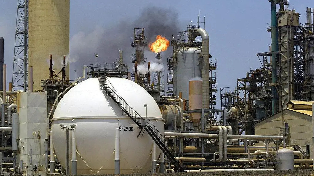 A refinaria de petróleo de Amuay-Cardon, na Venezuela • Getty Images