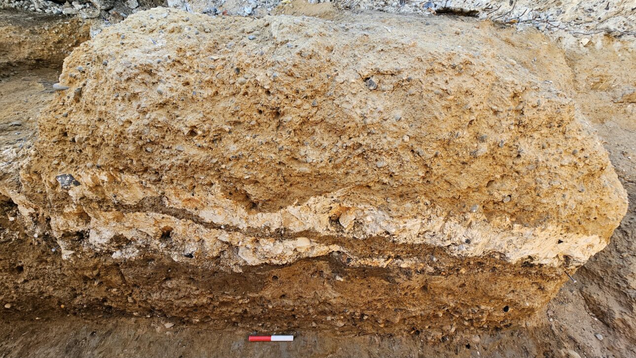 Works in London revealed a 2,000-year-old Roman road preserved under the modern asphalt, confirming the historical route of the famous Watling Street.