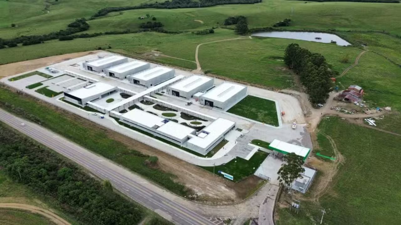Senar inaugurates Rural Professional Training Center (CFPR) in Rio Grande do Sul to train thousands of professionals in agricultural technologies.