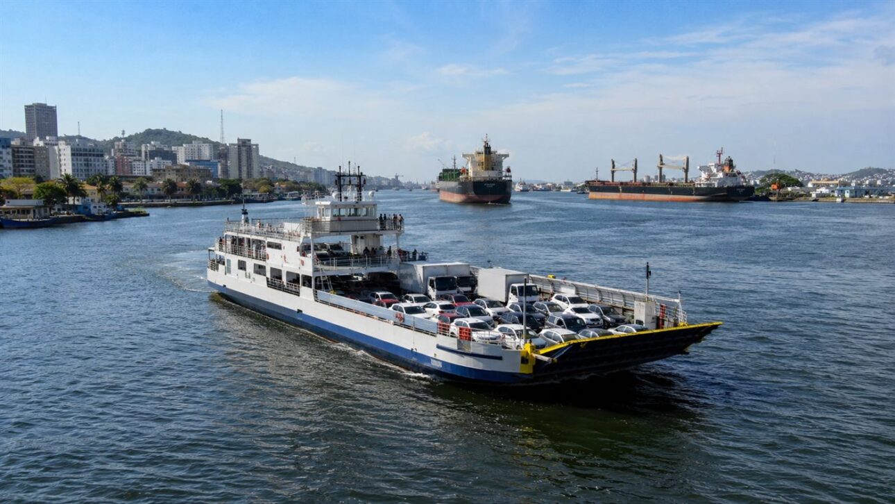 A balsa que hoje liga Santos ao Guarujá leva 18 minutos em média e enfrenta filas e a passagem de navios.